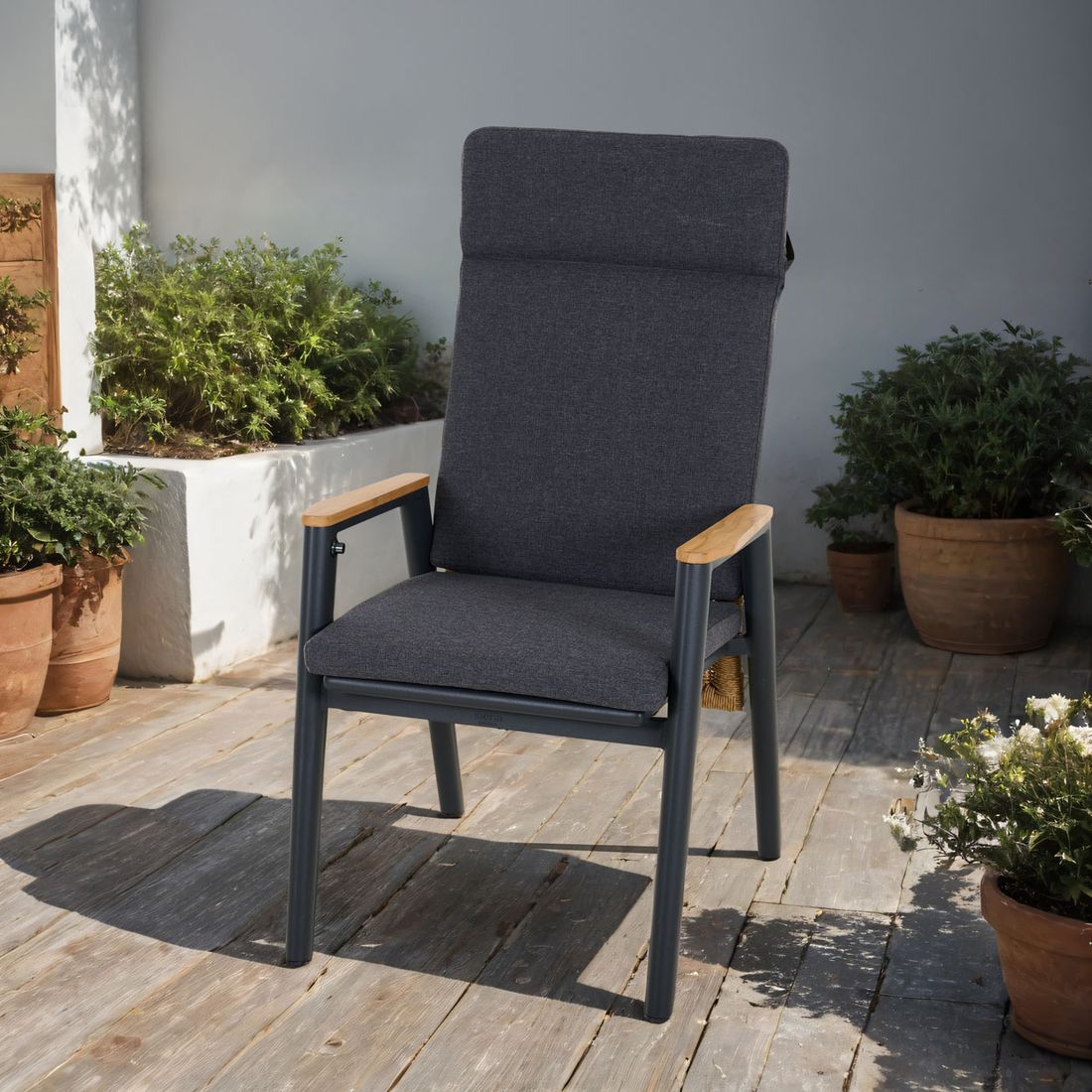 Stabelstol Roma aluminium/flettverk bakside