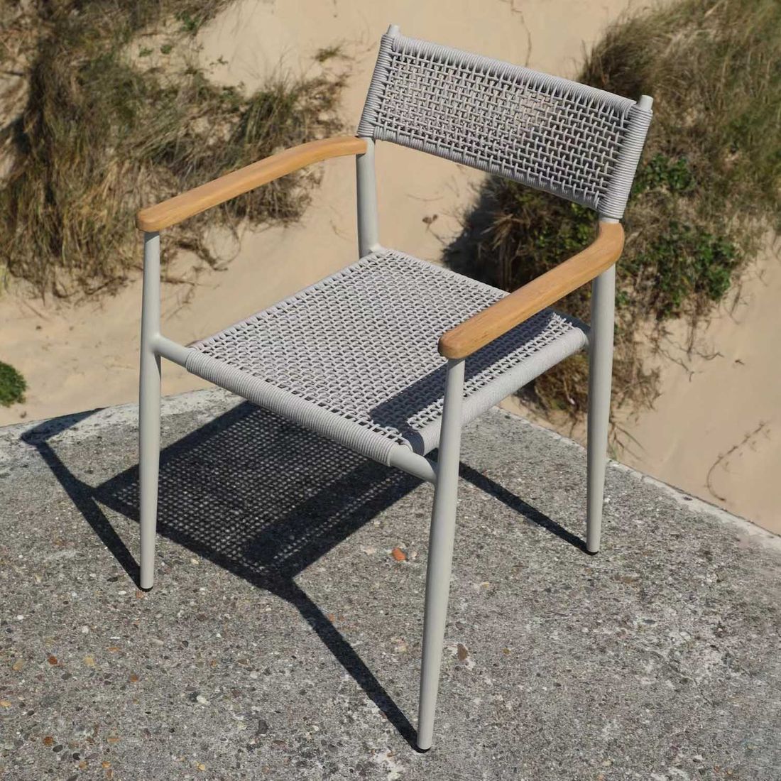 Stabelstol ute Ant aluminium tau hvit sand Zebra bakside