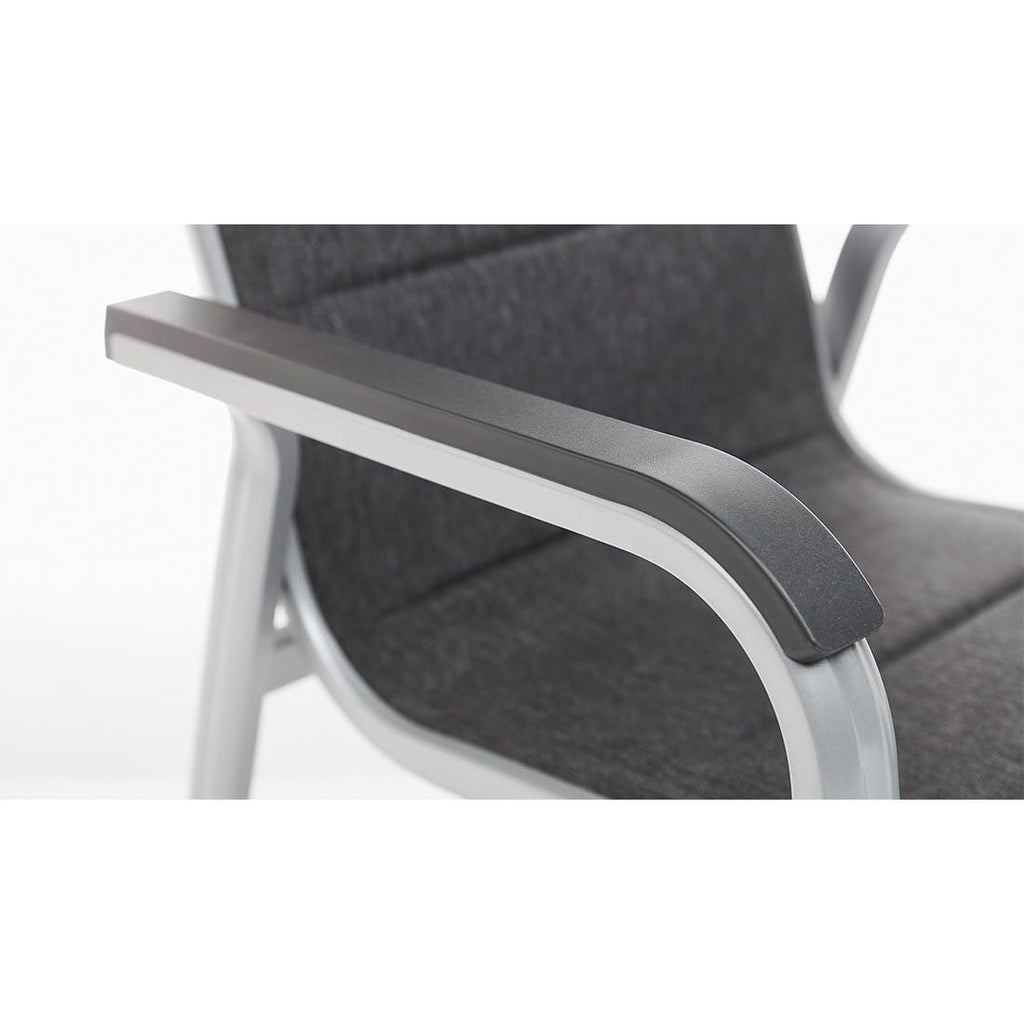 Oversikt av Stabelstol ute Basic Plus Padded aluminium/textilen - Kettler i hage