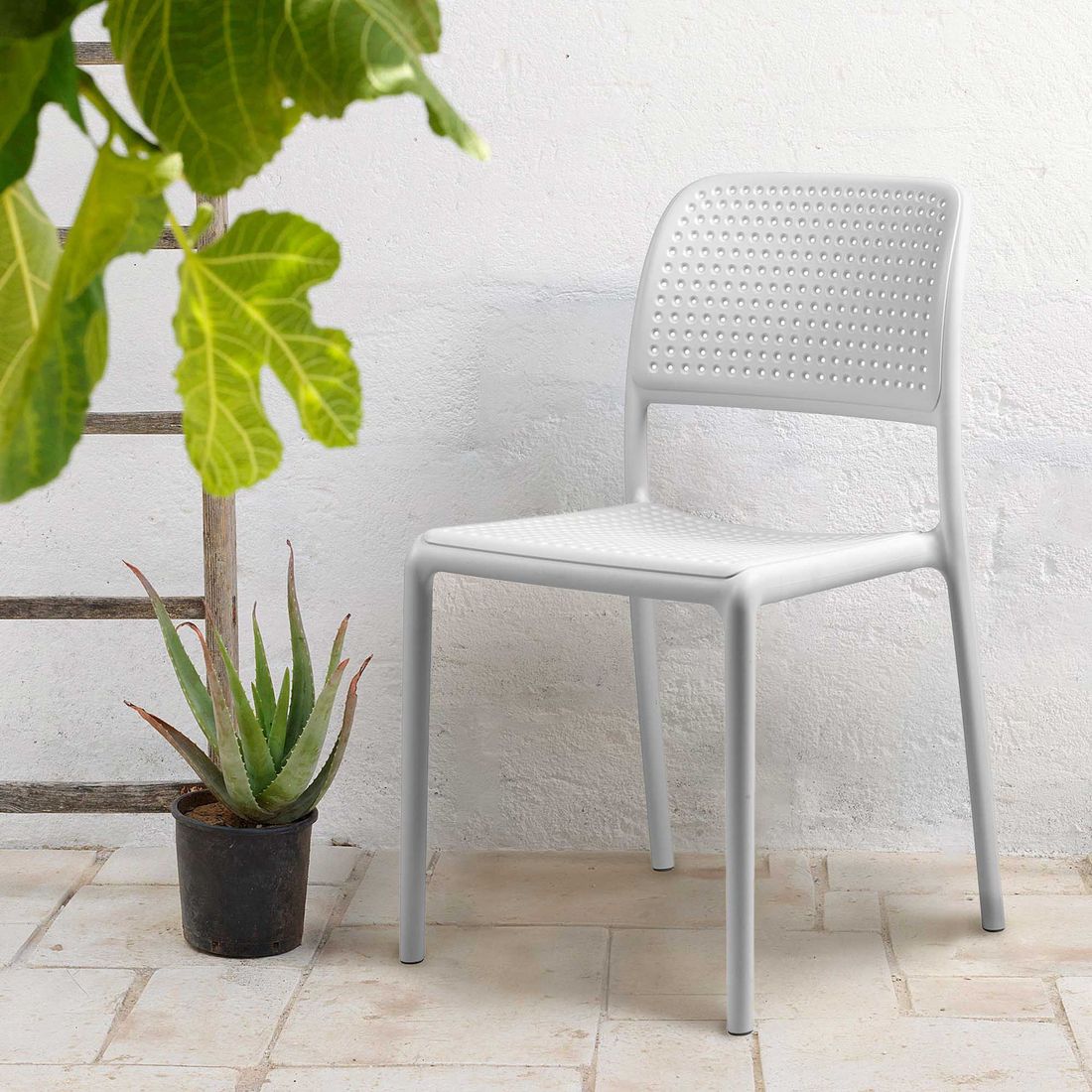 Stabelstol ute Bora Bistrot plast 49x54 cm - Nardi bakside