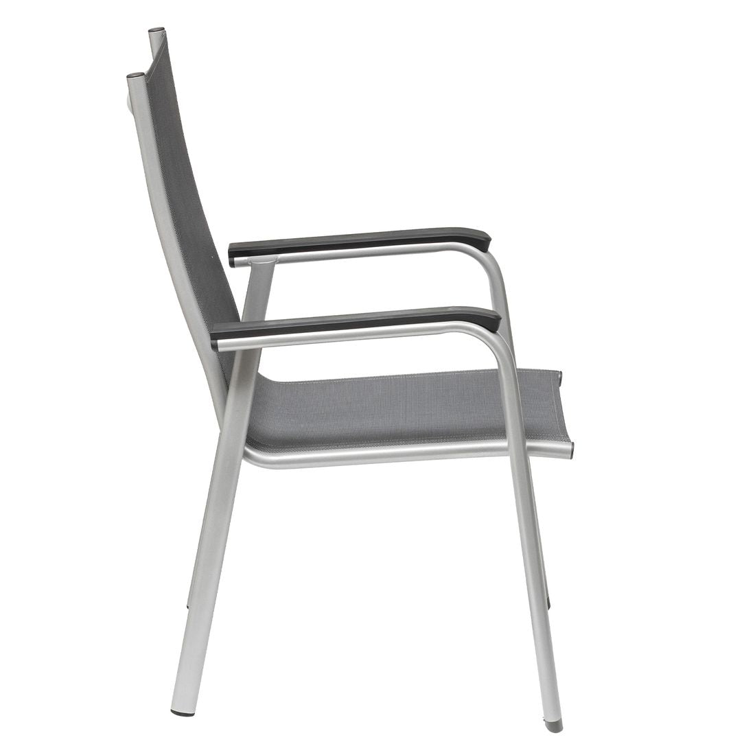 Montert stabelstol ute Cirrus på terrasse