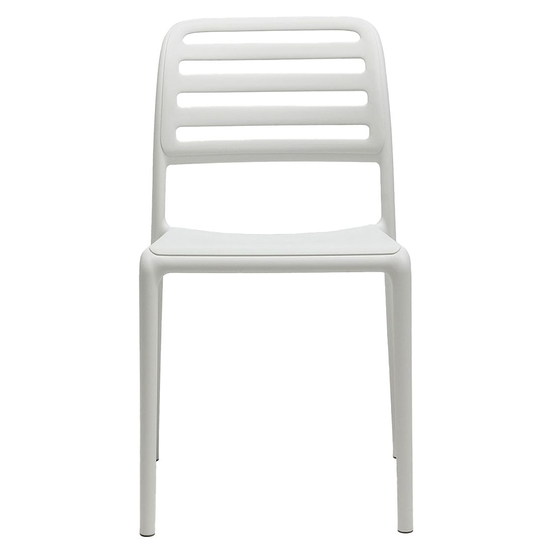 Stabelstol ute Costa Bistrot plast hvit 49x54 cm montert i hage