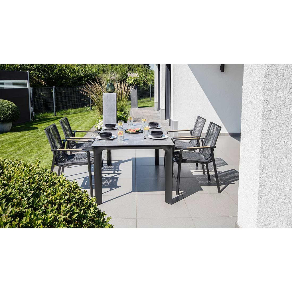 Oversikt av stabelstol ute Diamond aluminium tau Kettler