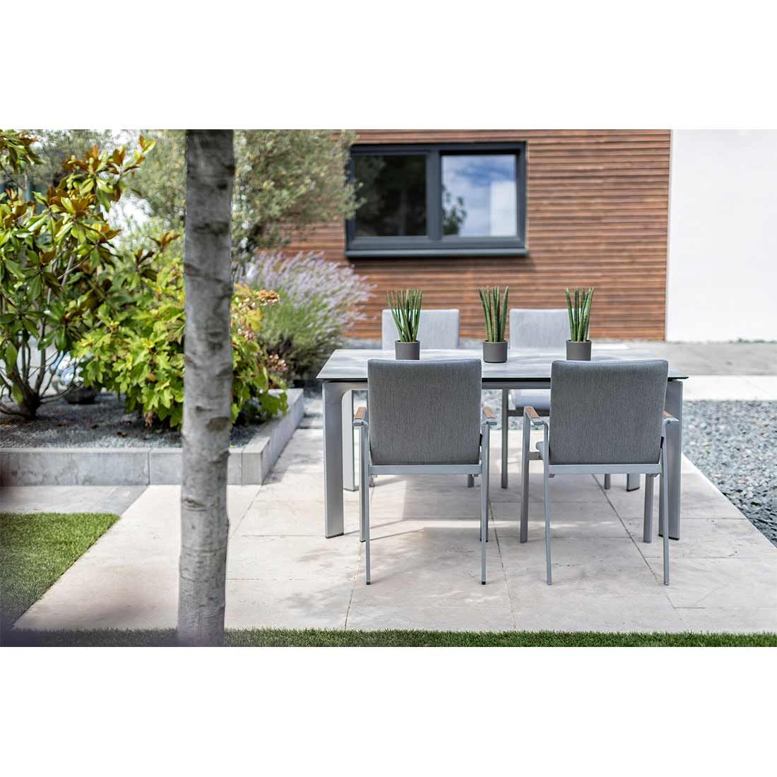 Nærbilde av Sunbrella stoff på Stabelstol ute Diamond aluminium/Sunbrella 57,5x62 cm