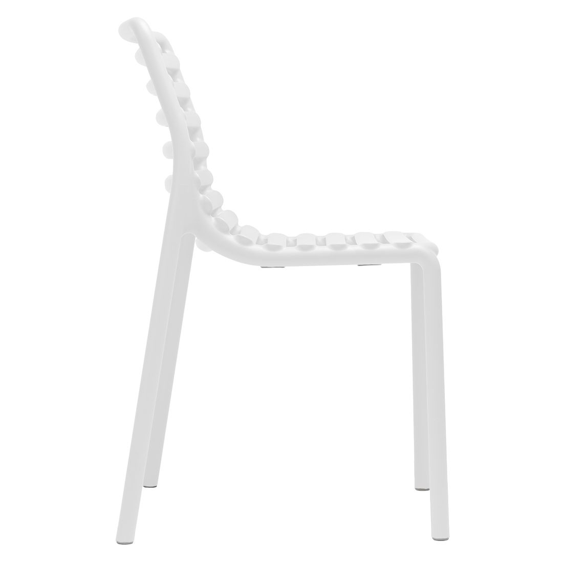 Sideprofil av stabelstol ute Doga Bistrot plast 53x55 cm