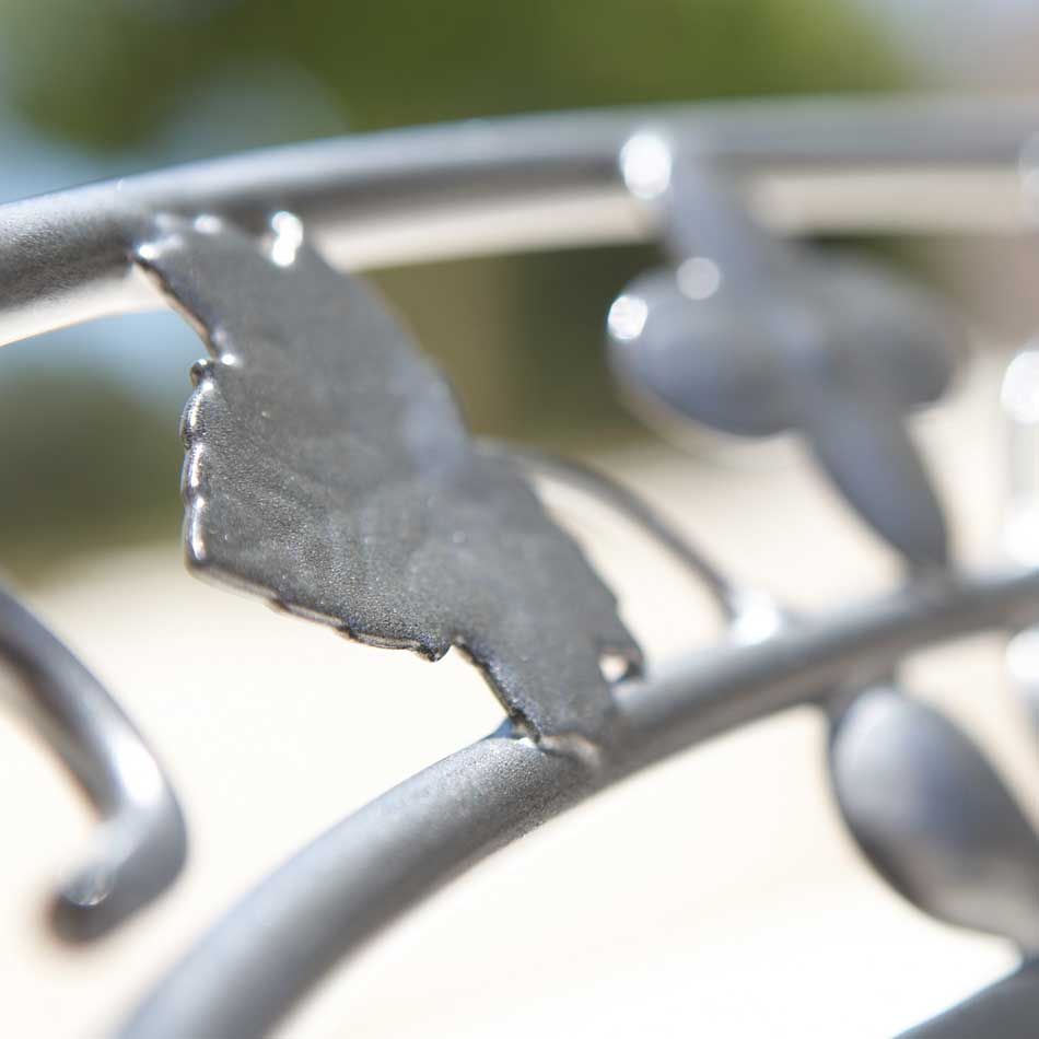 Detalj av stabelstol ute Elegance metall 60,5x74 cm Royal Garden