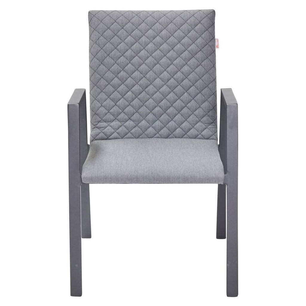 Stabelstol ute Galomo aluminium/Sunbrella montert på terrasse