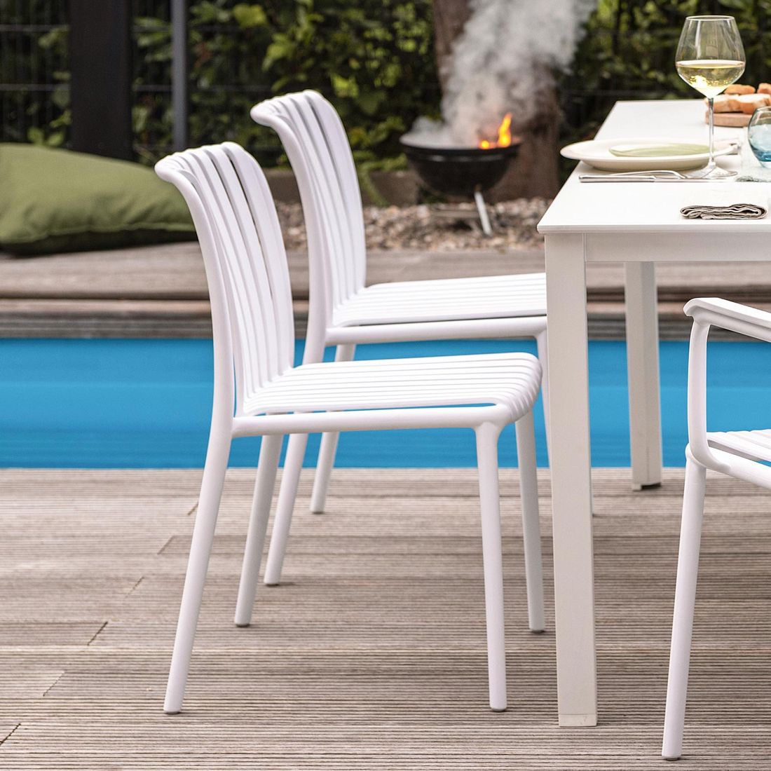 Stabelstol ute Lago plast 55x56 cm bakside