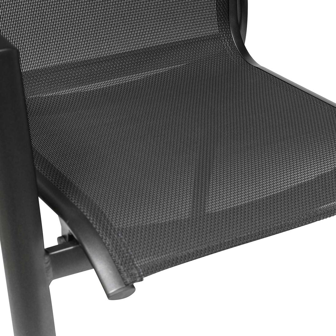 Montert stabelstol ute Legato Curve aluminium tekstilen antrasitt på terrasse