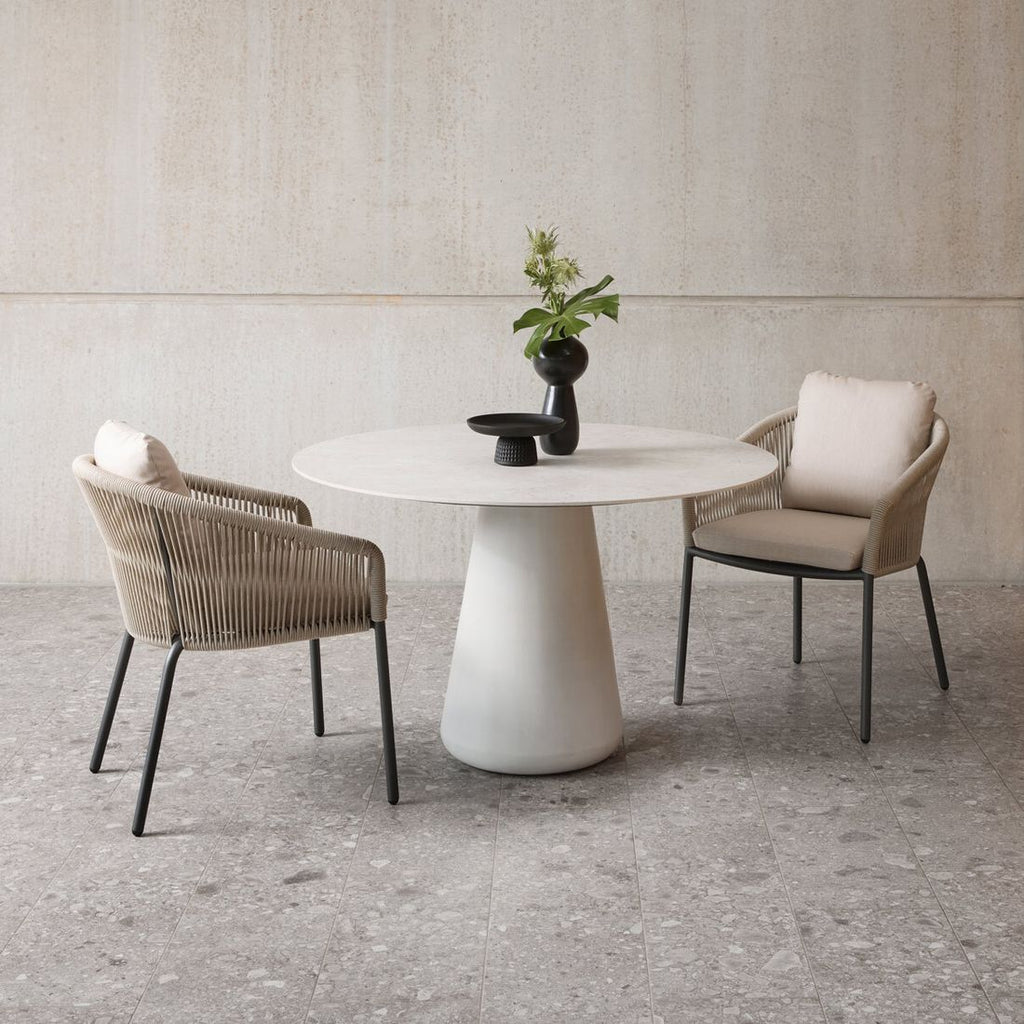 Stabelstol ute Loop aluminium/tau med puter 63x68 cm - Solpuri detalj av aluminiumramme