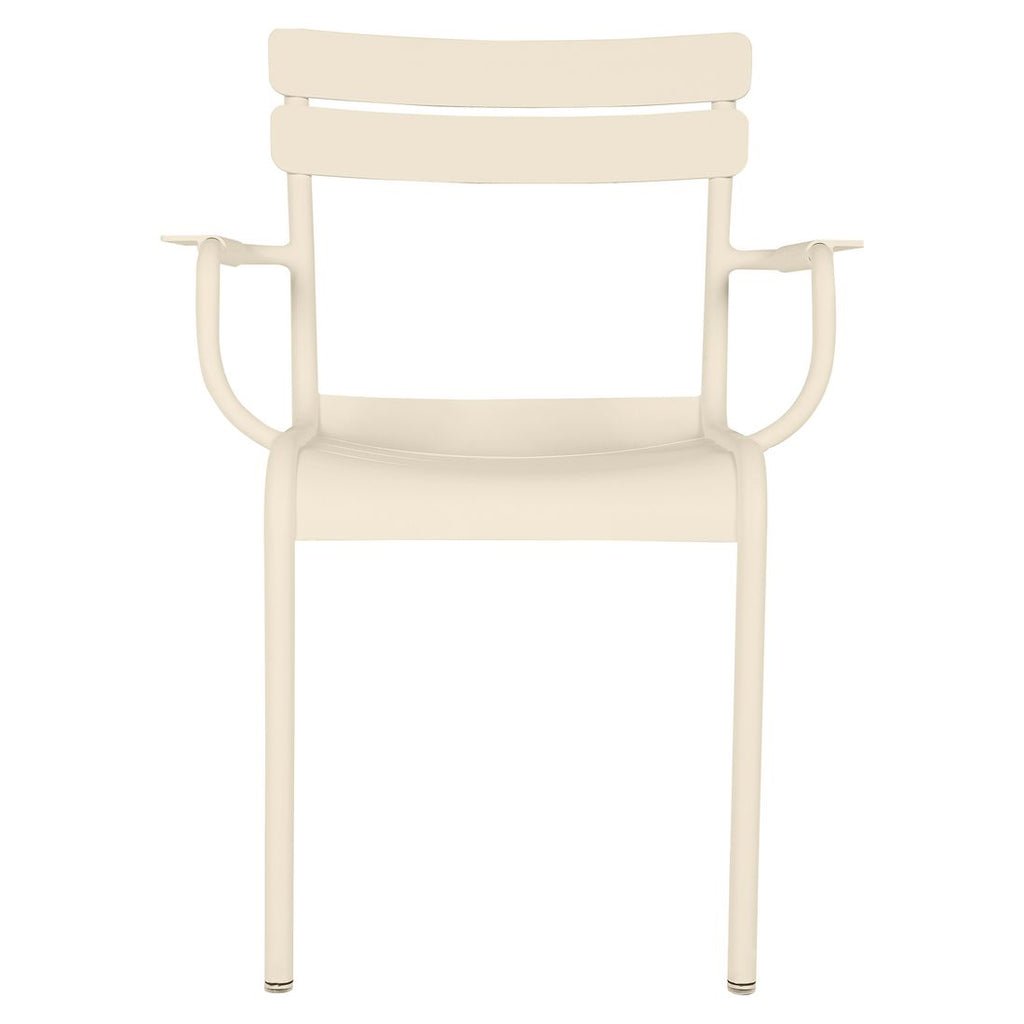 Stabelstol ute Luxembourg aluminium 65,5x56 cm montert på terrasse