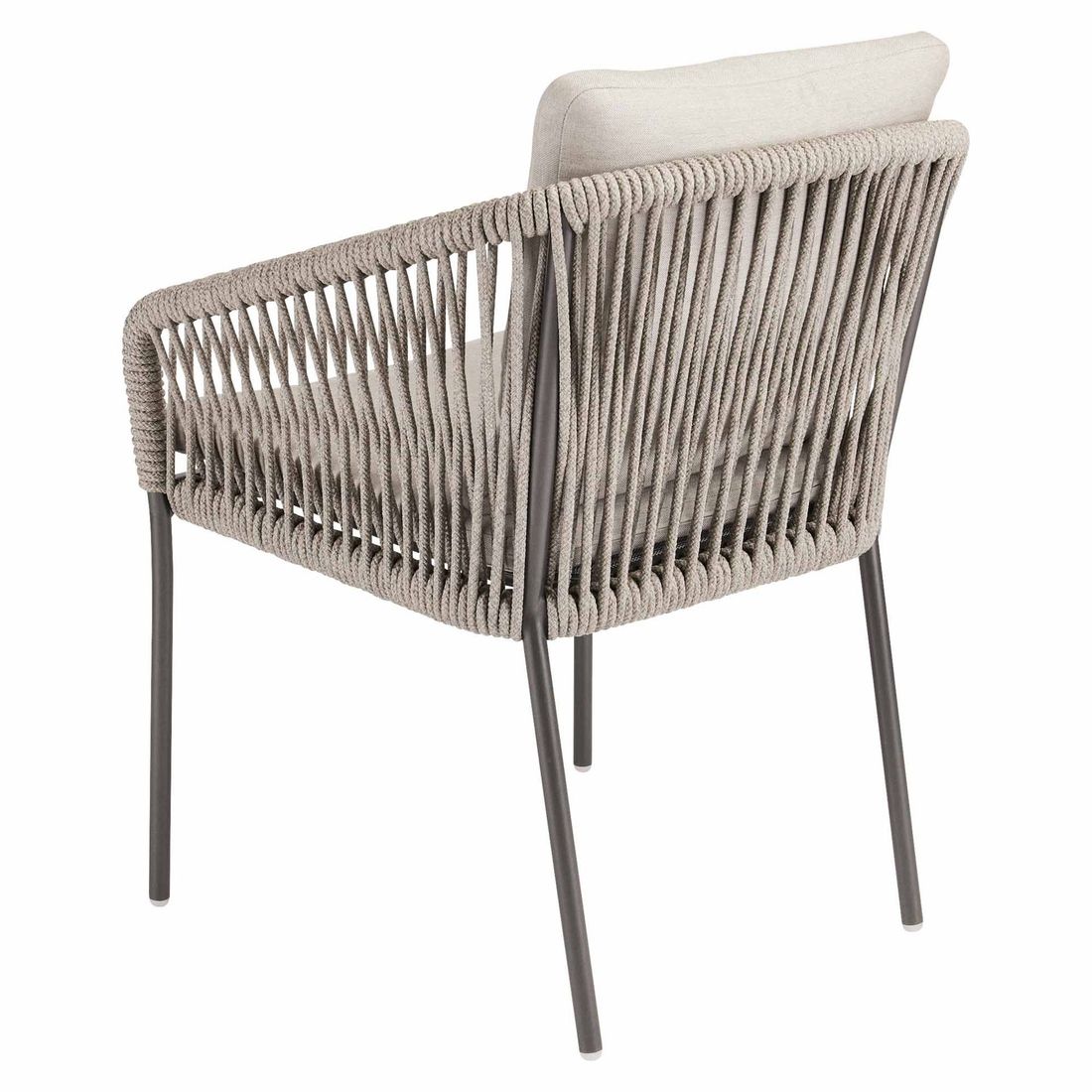 Montert Stabelstol ute Marla aluminium tau med puter i hage