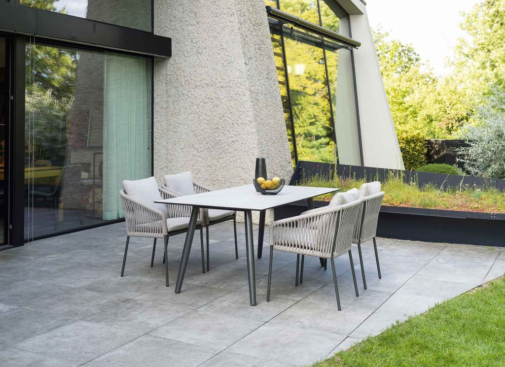 Stabelstol ute Marla aluminium tau med puter stablet