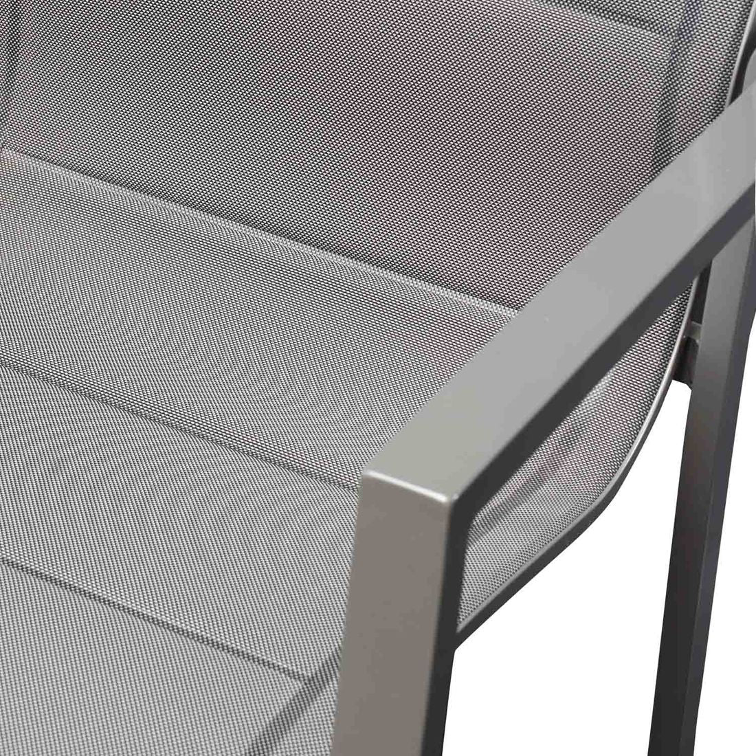 Stabelstol ute Melbourne aluminium/textilen 57x72 cm armstøtte detalj