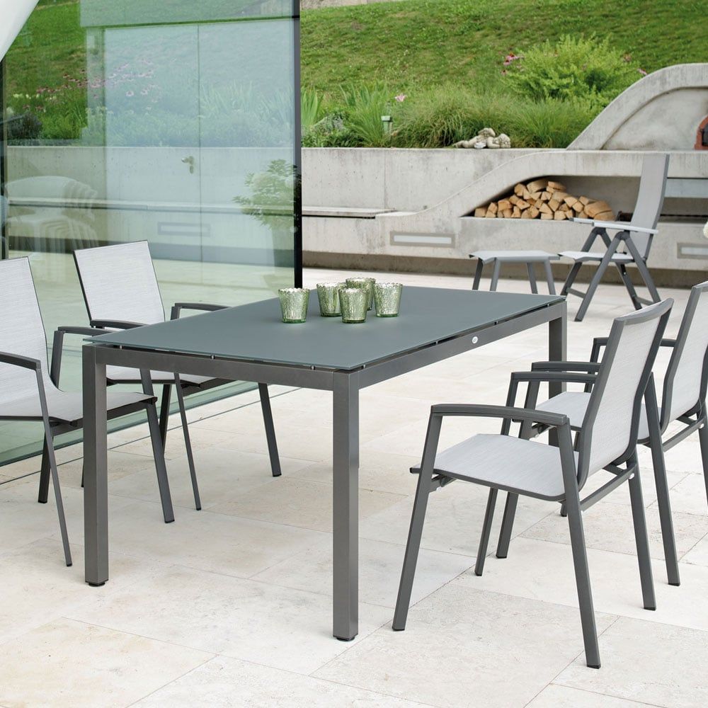 Bakside av stabelstol ute New Top aluminium/textilen 57x65 cm - Stern