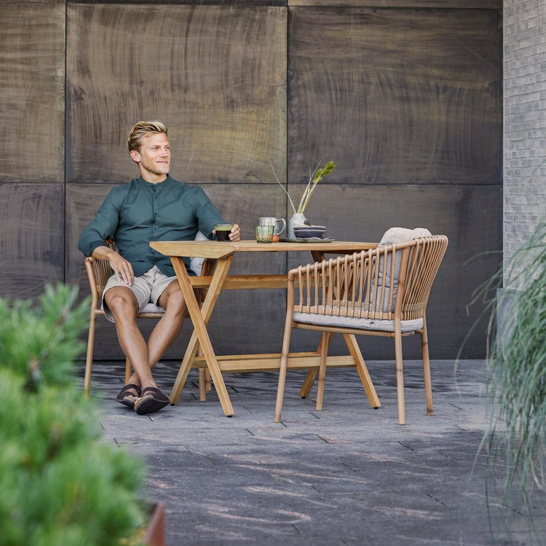 Montert Stabelstol ute Ocean aluminium/polyrotting natur i hage