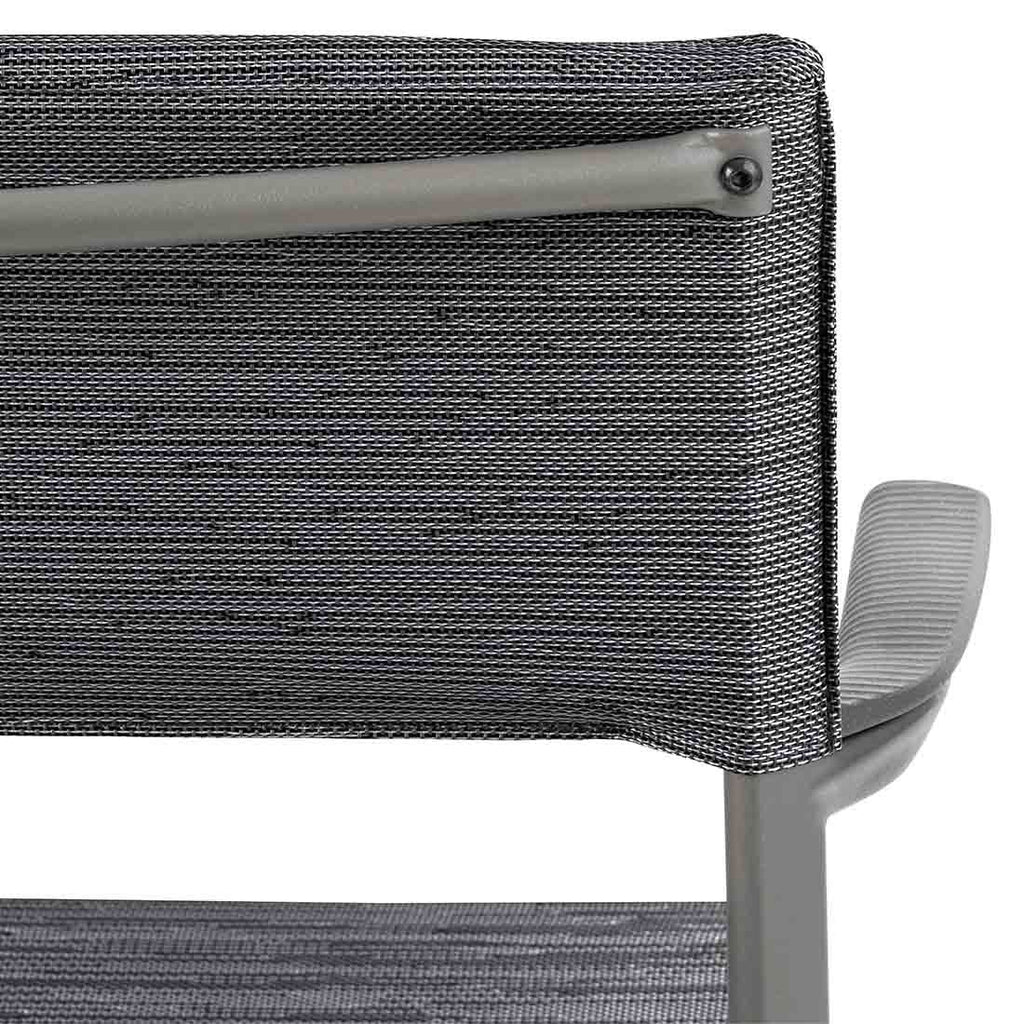 Stabelstol ute Oron stål/Batyline 58 cm - Lafuma i bruk på terrasse
