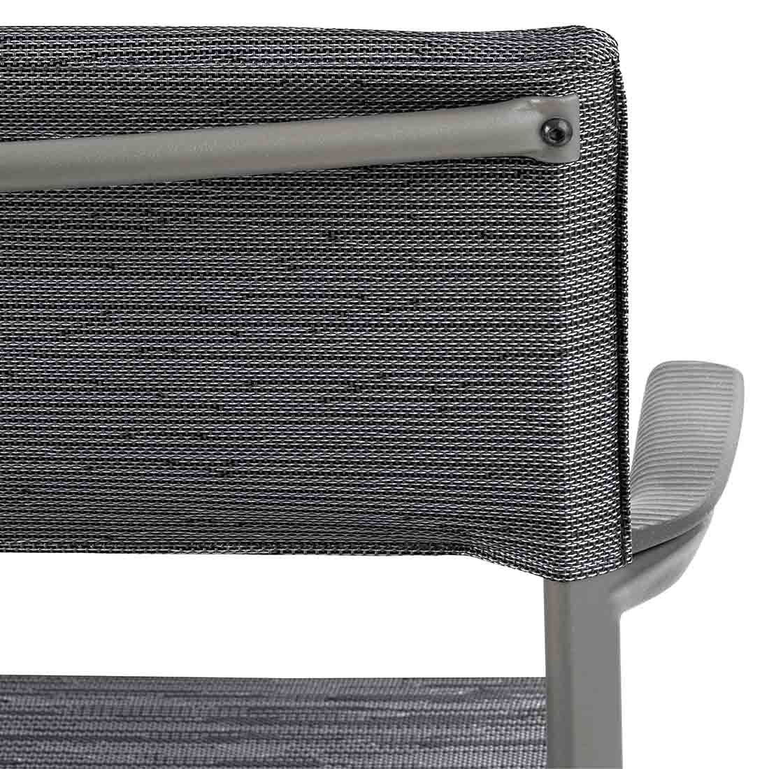 Stabelstol ute Oron stål/Batyline 58 cm - Lafuma i bruk på terrasse