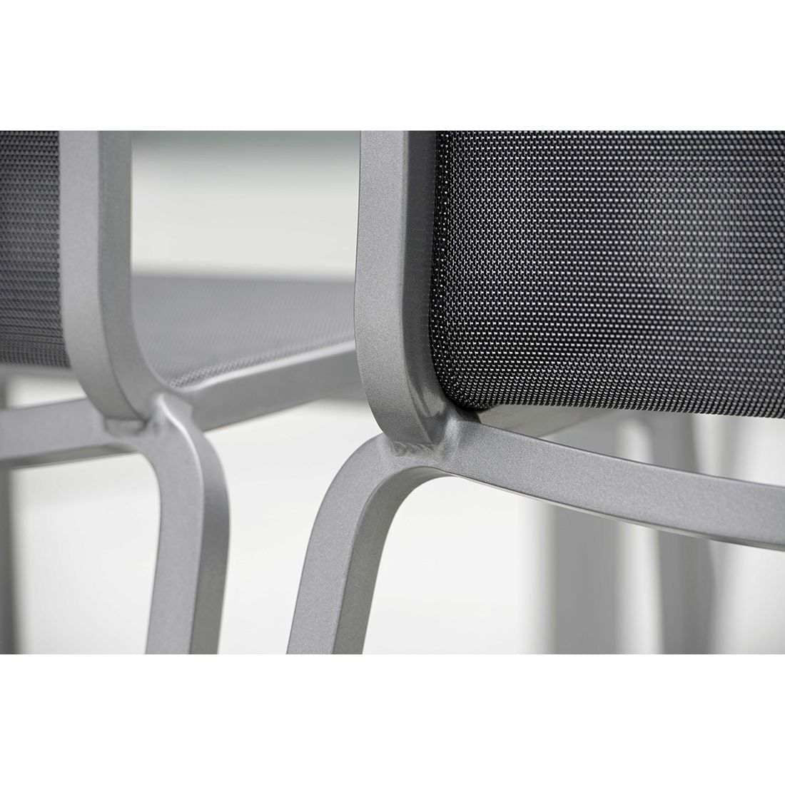 Stabelstol ute Oskar aluminium/textilen - Stern montert på terrasse