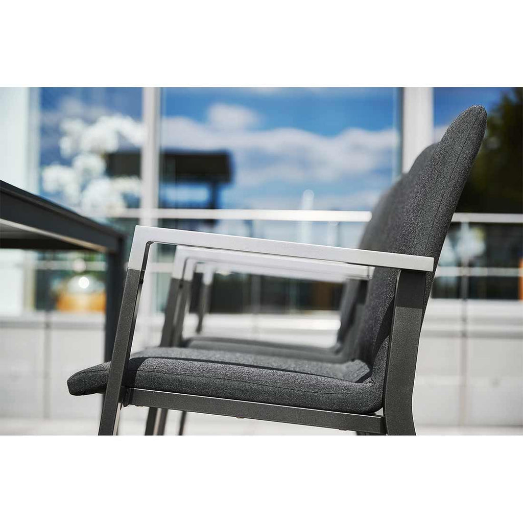 Armstøtte på Stabelstol ute Rasmus aluminium Sunbrella antrasitt