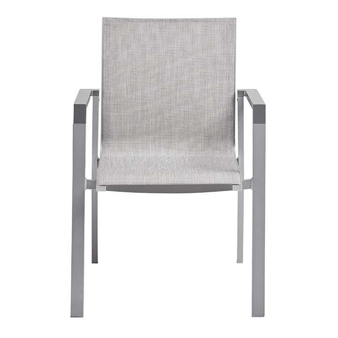 Stabelstol ute Rasmus aluminium/textilen 60x62 cm montert i hage