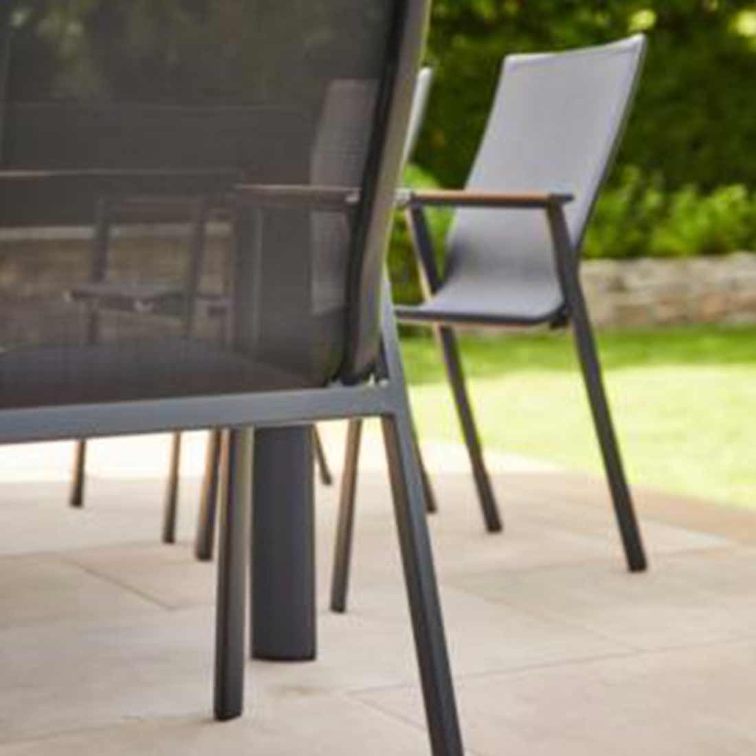 Stabelstol ute Rondo aluminium Ranotex armstøtte