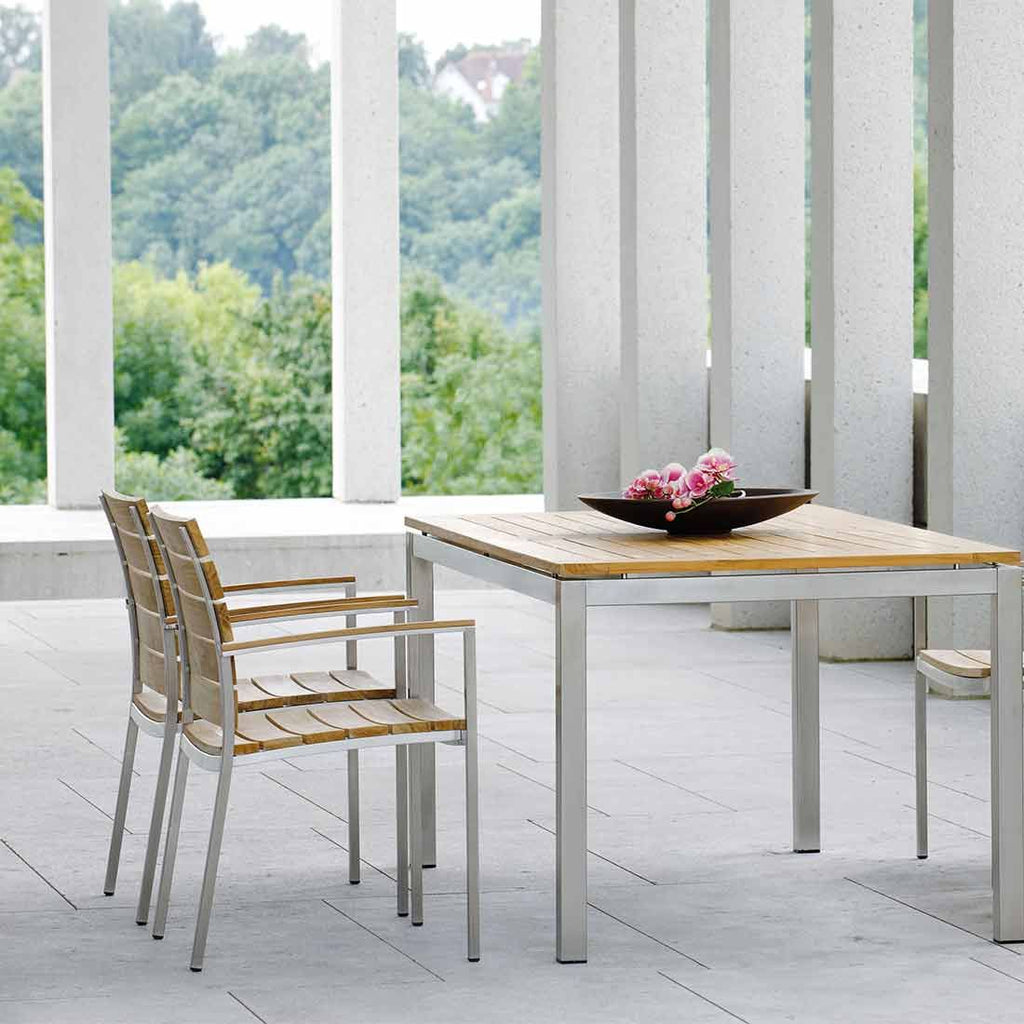 Stabelstol ute Savona rustfritt stål/teak bakside