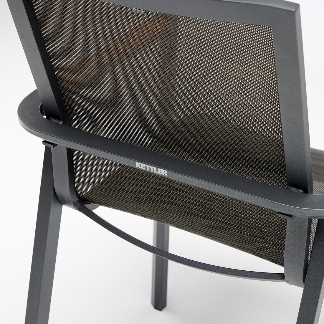 Stabelstoler ute Sense høyrygg aluminium/textilen - Kettler stablet