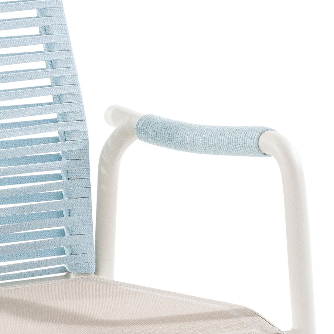 Montert Stabelstol ute Silla aluminium/textilen/tau - Niehoff på terrasse