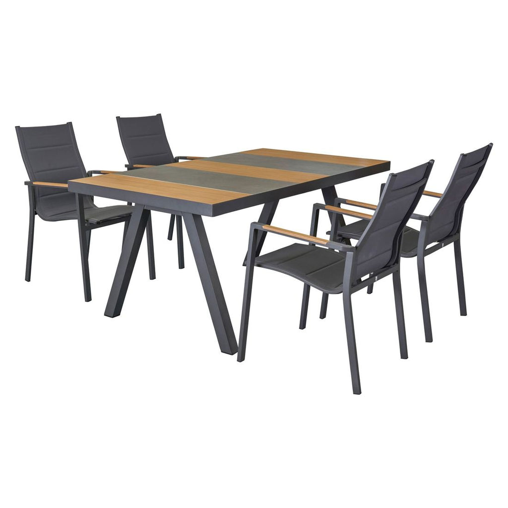 Oversikt av flere stabelstol ute Unicamo aluminium/textilen - LC Garden på uteplass