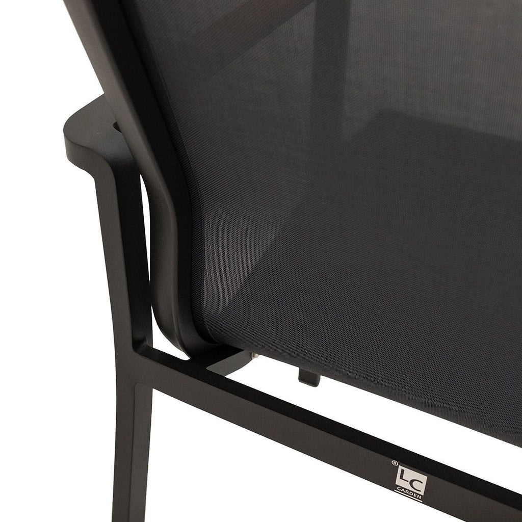 Sideprofil av Stabelstol ute Unicamo aluminium/textilen antrasitt