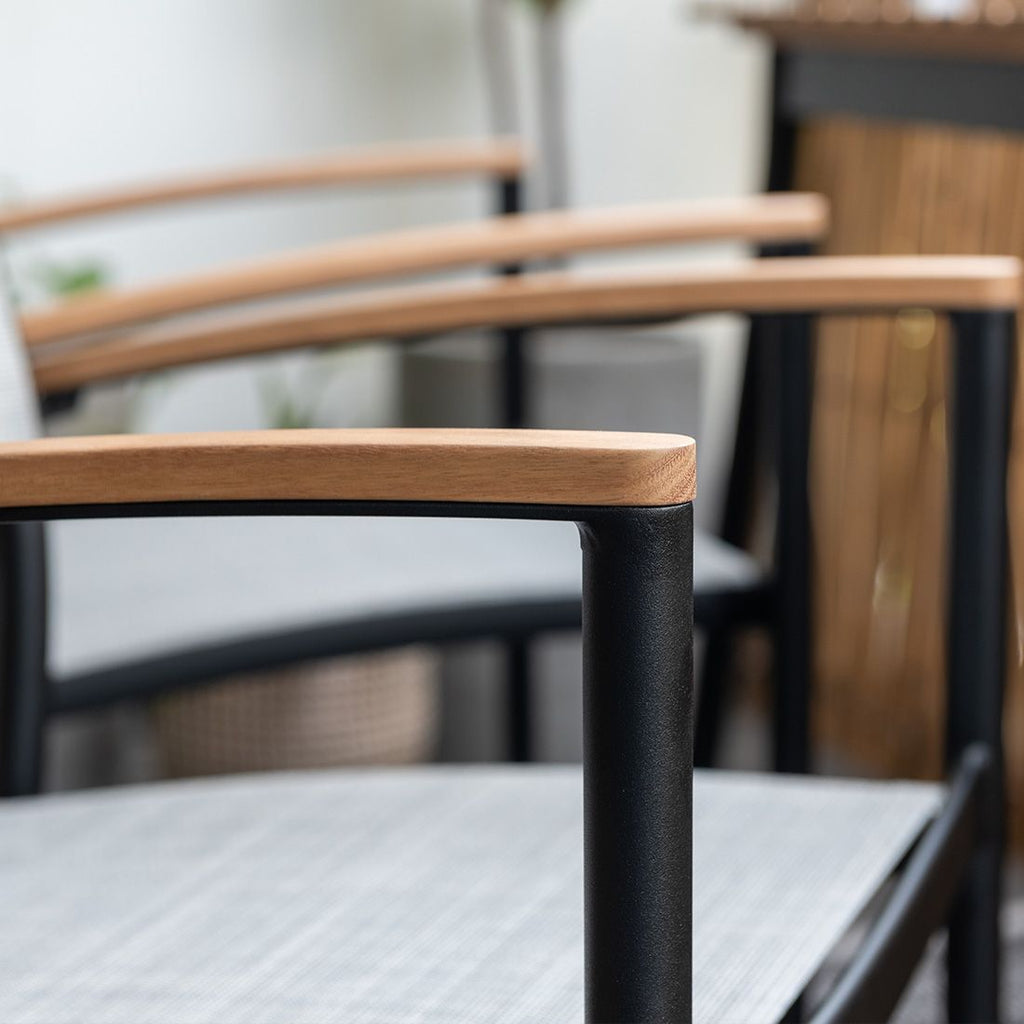 Montert Stabelstol ute Vera aluminium/textilen 55 cm på terrasse