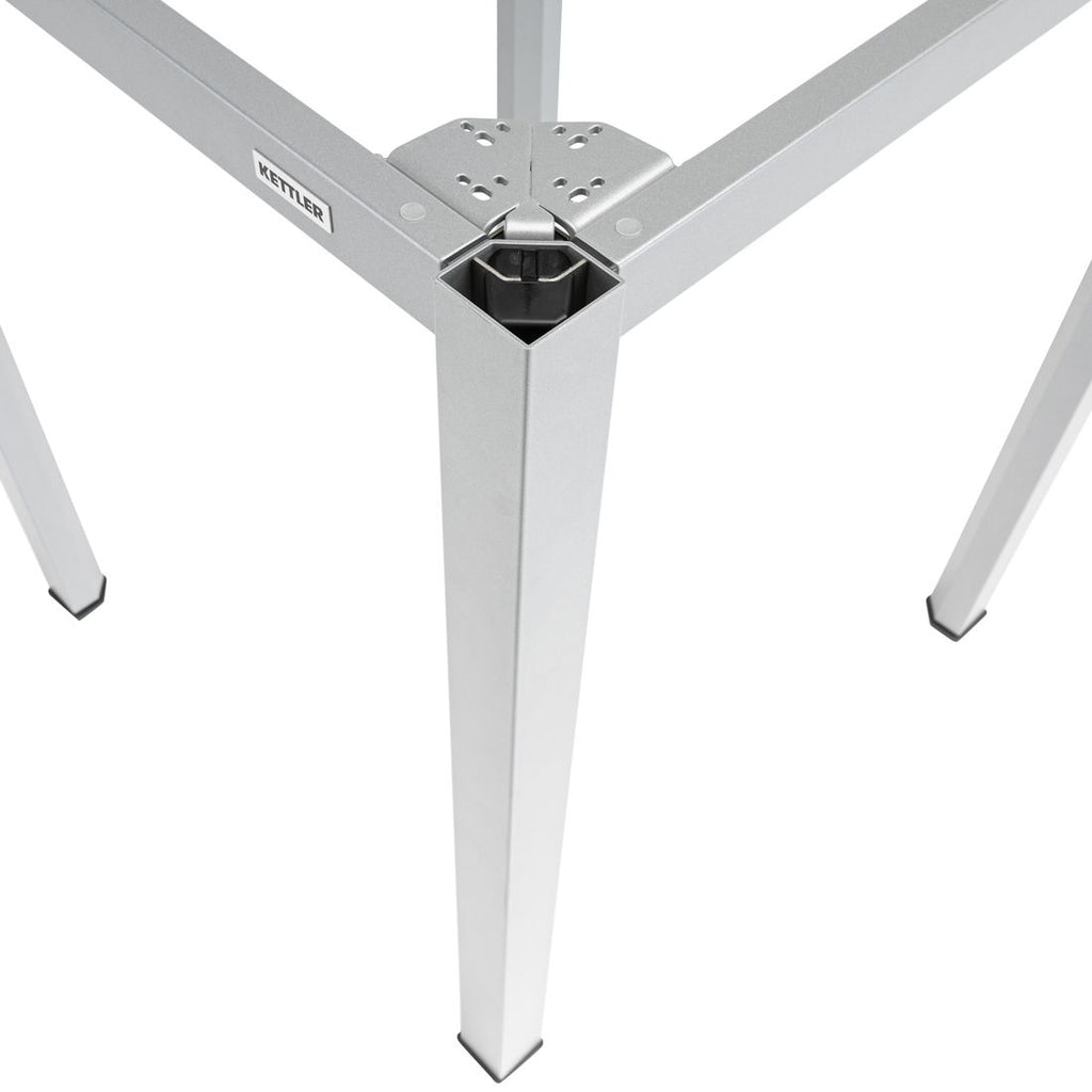 Montert Ståbord ute Cubic bordunderstell aluminium 140x70 cm - Kettler på terrasse