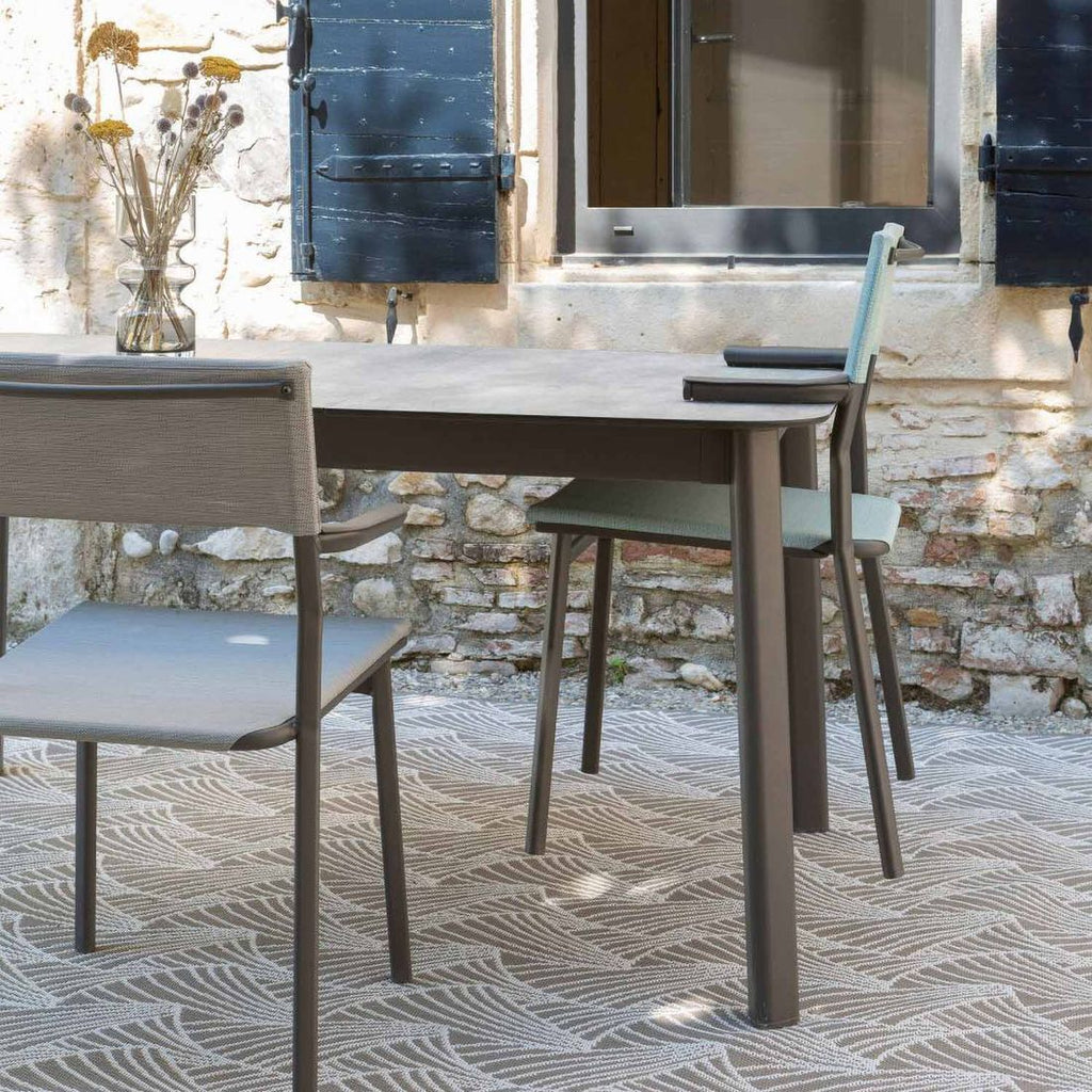 Utendørsteppe Marsanne 155x230 cm beige nærbilde tekstil