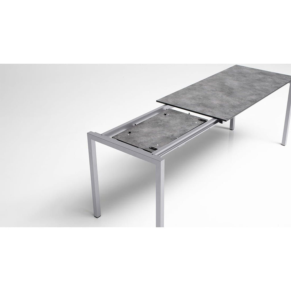 Uttrekkbart hagebord Cubic 138-210x68 cm aluminium/HPL sideprofil