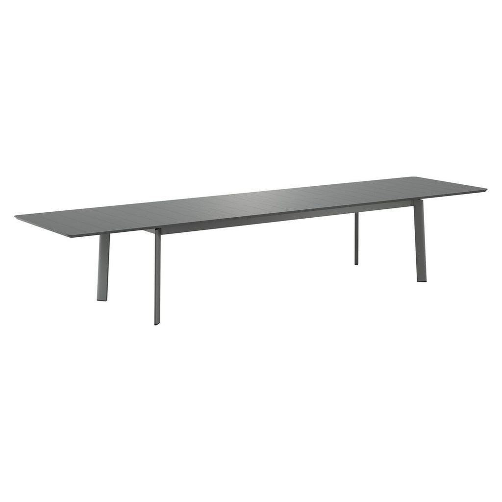 uttrekkbart hagebord milano aluminium montert på terrasse