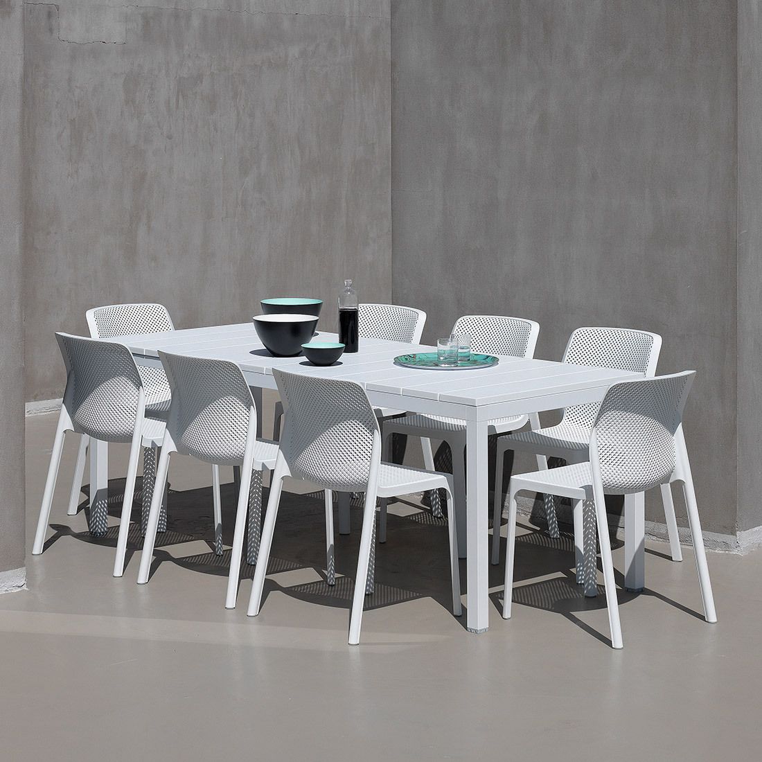 Uttrekkbart hagebord Rio 140/210x85cm aluminium - Nardi montert på terrasse