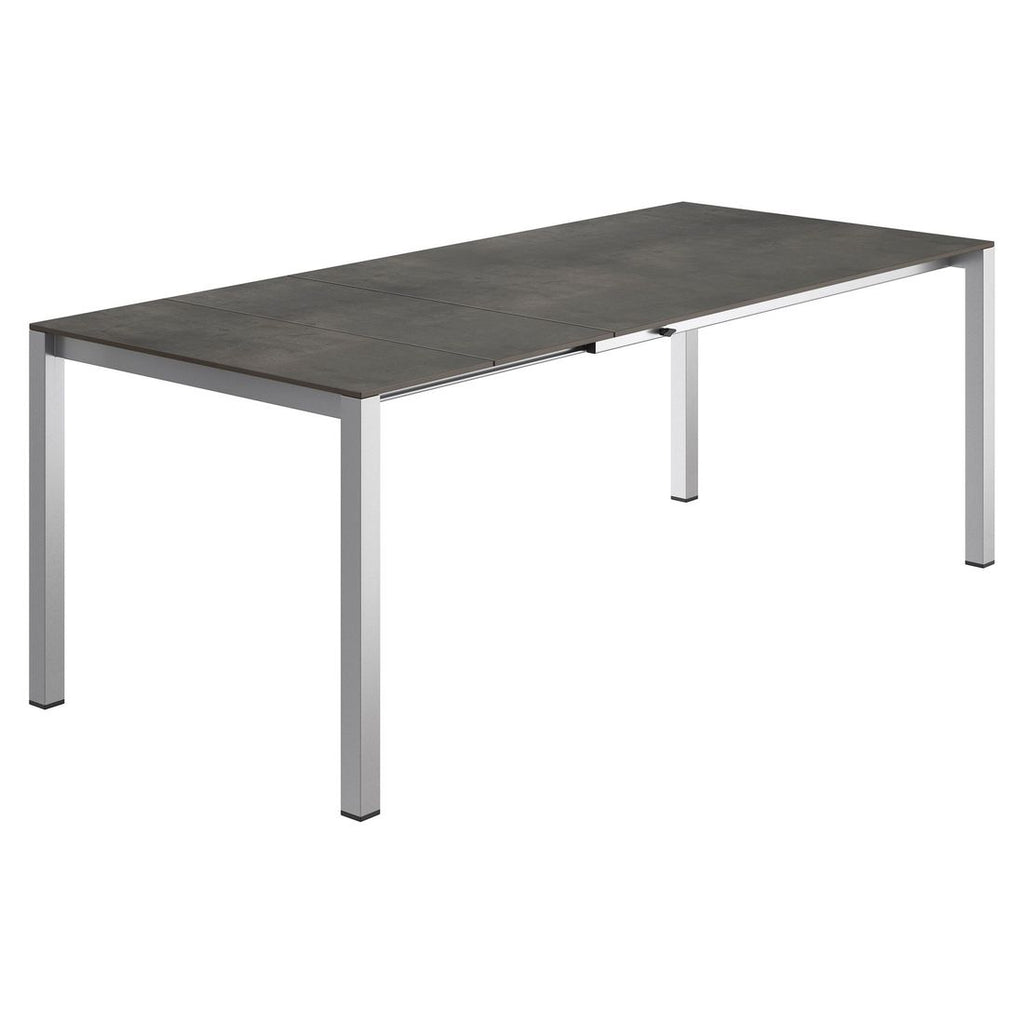 Montert Uttrekkbart hagebord rustfritt stål HPL 140-210x70 cm - OUTLIV på terrasse