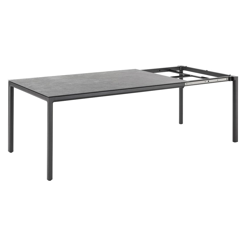Uttrekkbart hagebord Soft sett montert i hage